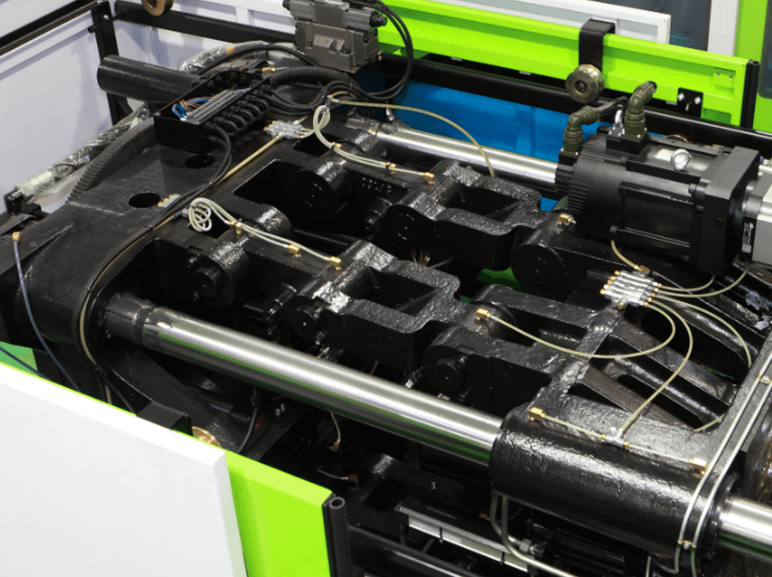 对称双机绞的锁模机构